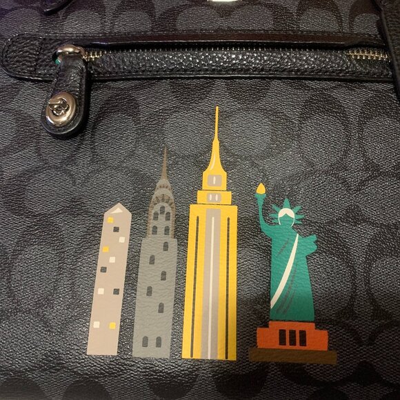 Coach Limited Edition New York Skyline - Picture 4 of 8